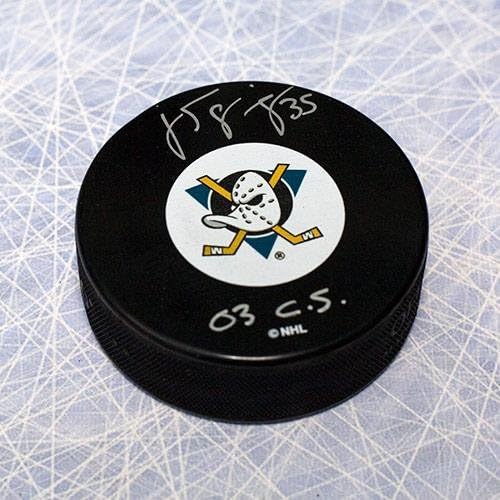 JS Giguere Aláírt Anaheim Mighty Ducks Korongot 03 Conn Smythe Megjegyzés: Dedikált NHL Korong